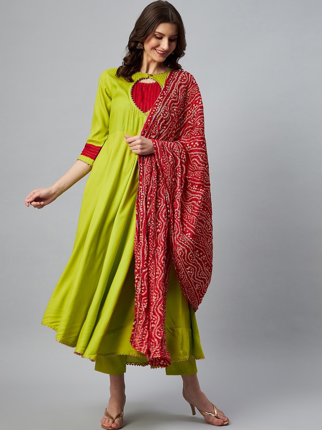 

InWeave Women Solid Viscose Rayon New Neckline Kurta Set, Lime green
