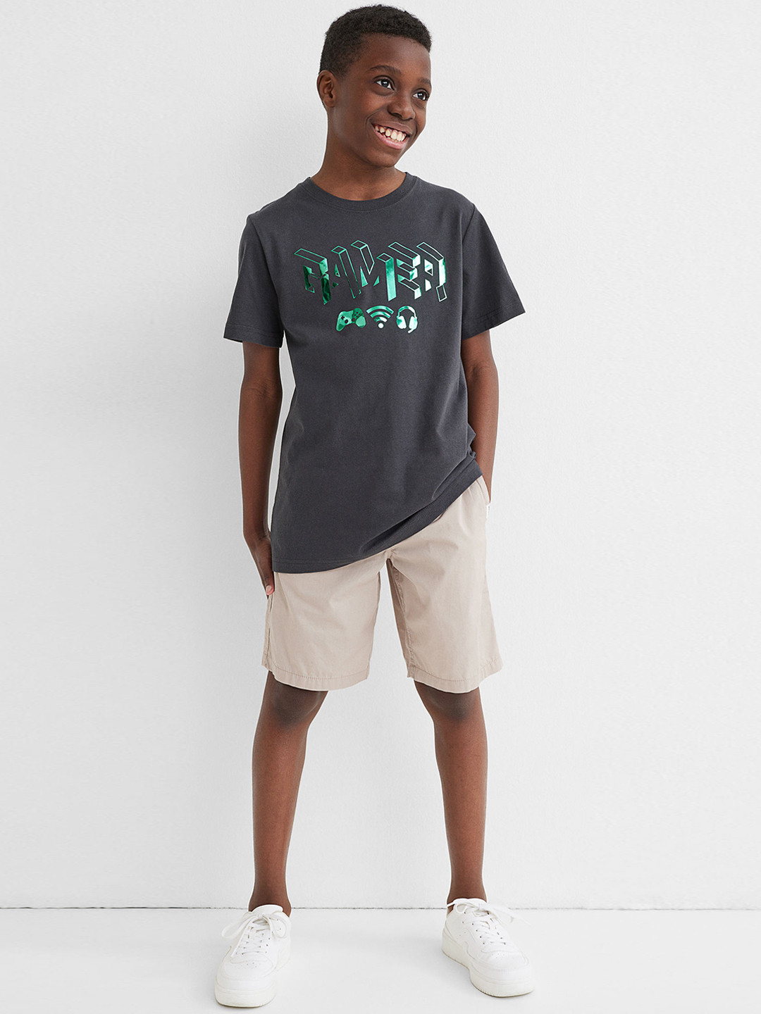

H&M Boys Beige Solid Regular Cotton Shorts