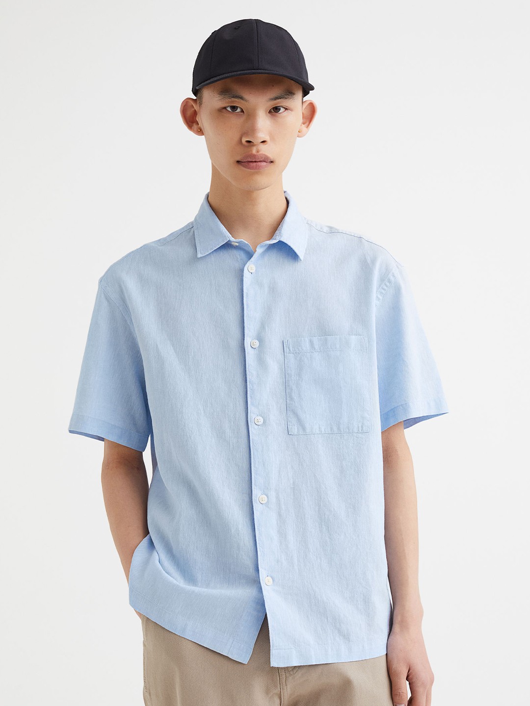 

H&M Men Blue Solid Relaxed Fit Short-Sleeved Linen-Blend Shirt