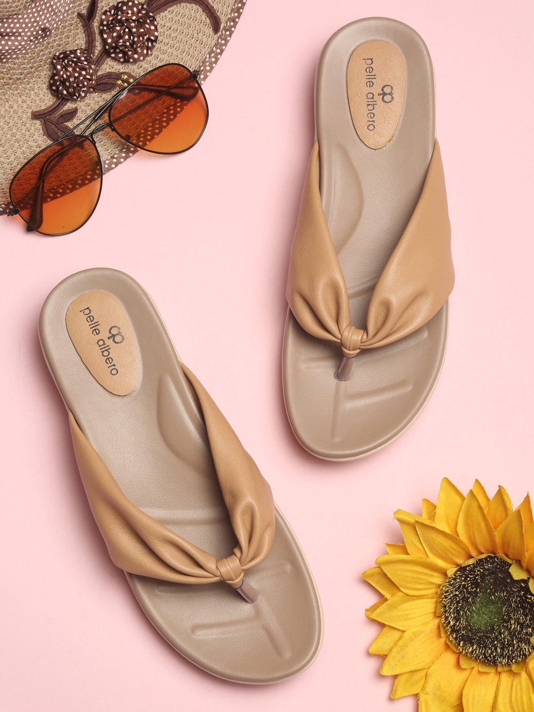 

pelle albero Women Beige Solid T-Strap Flats