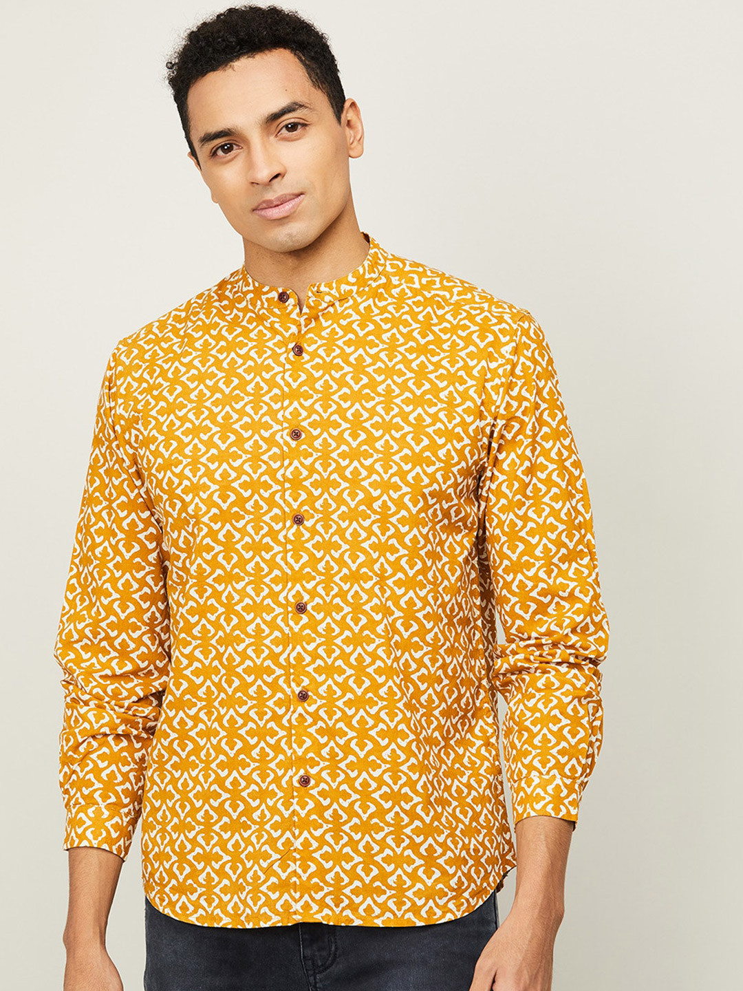 

Melange by Lifestyle Men Yellow Printed Casual Shirt