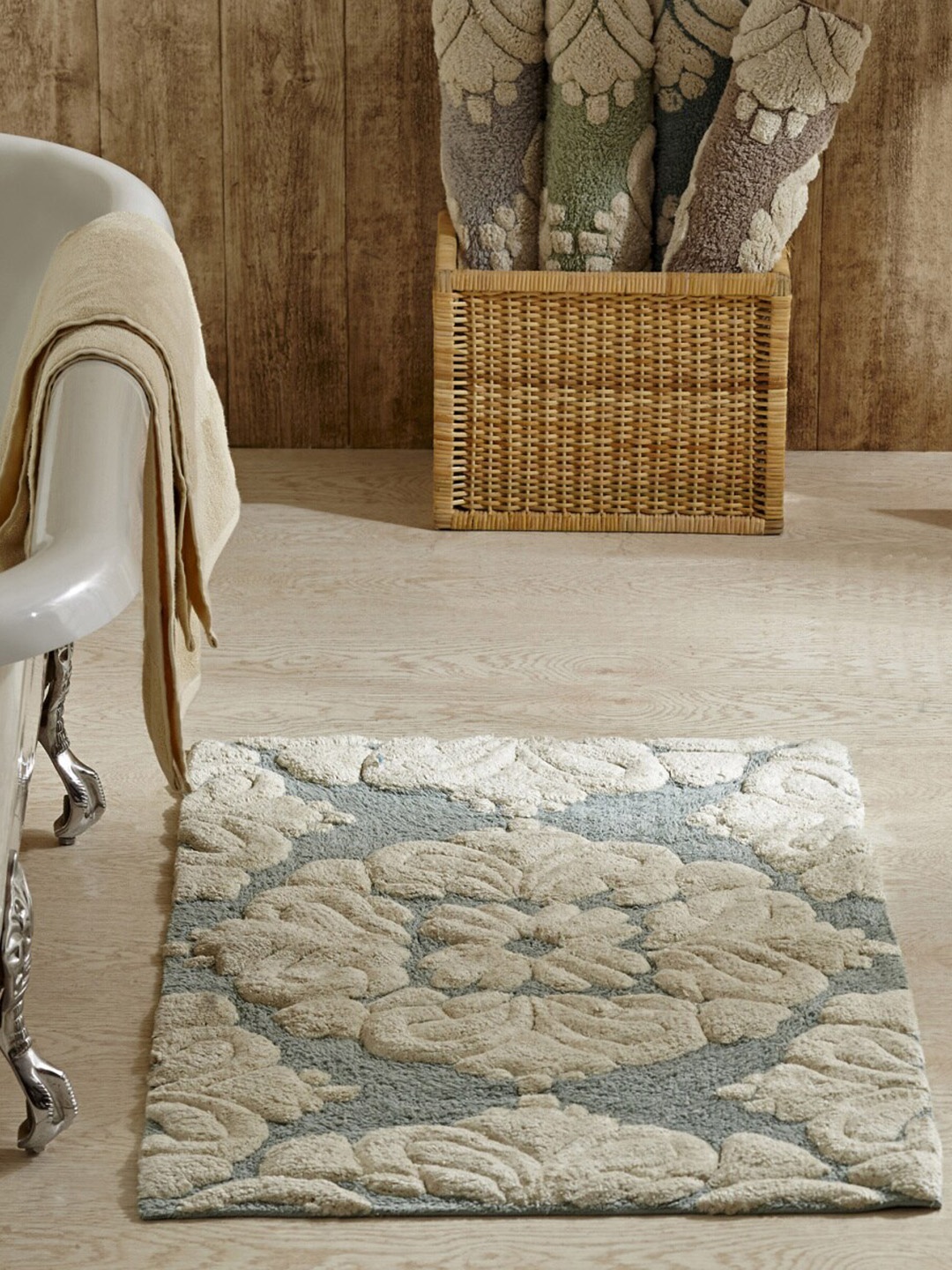 

Home Centre Blue & White Textured Rectangular Bath Rug