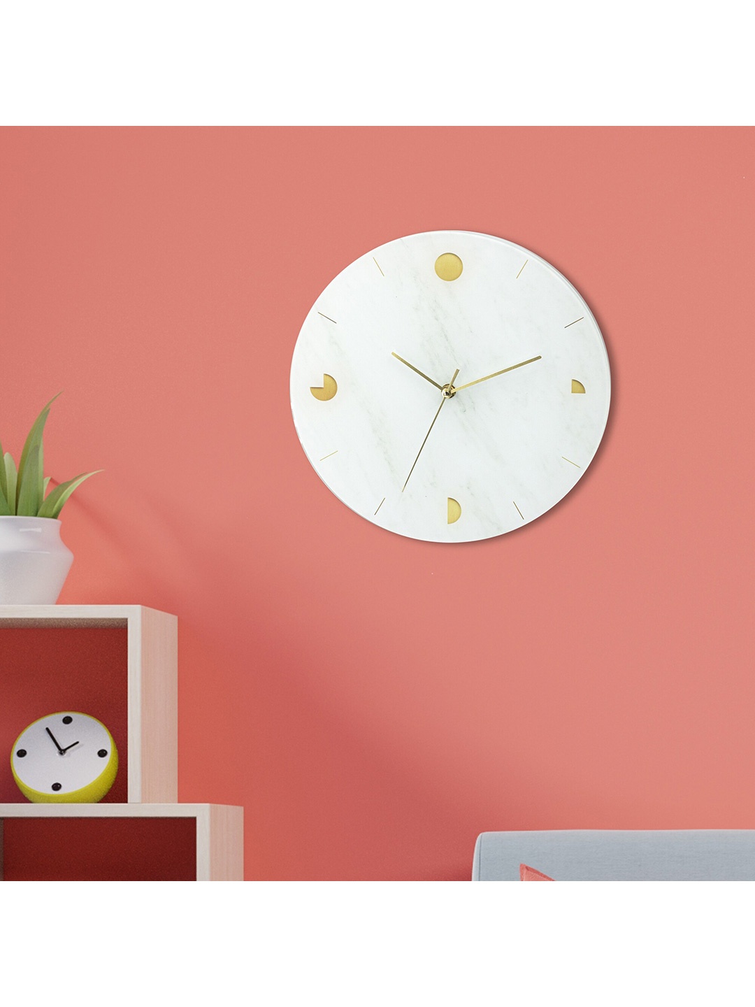 

HomeTown White & Gold-Toned 30 cm Printed Contemporary Wall Clock
