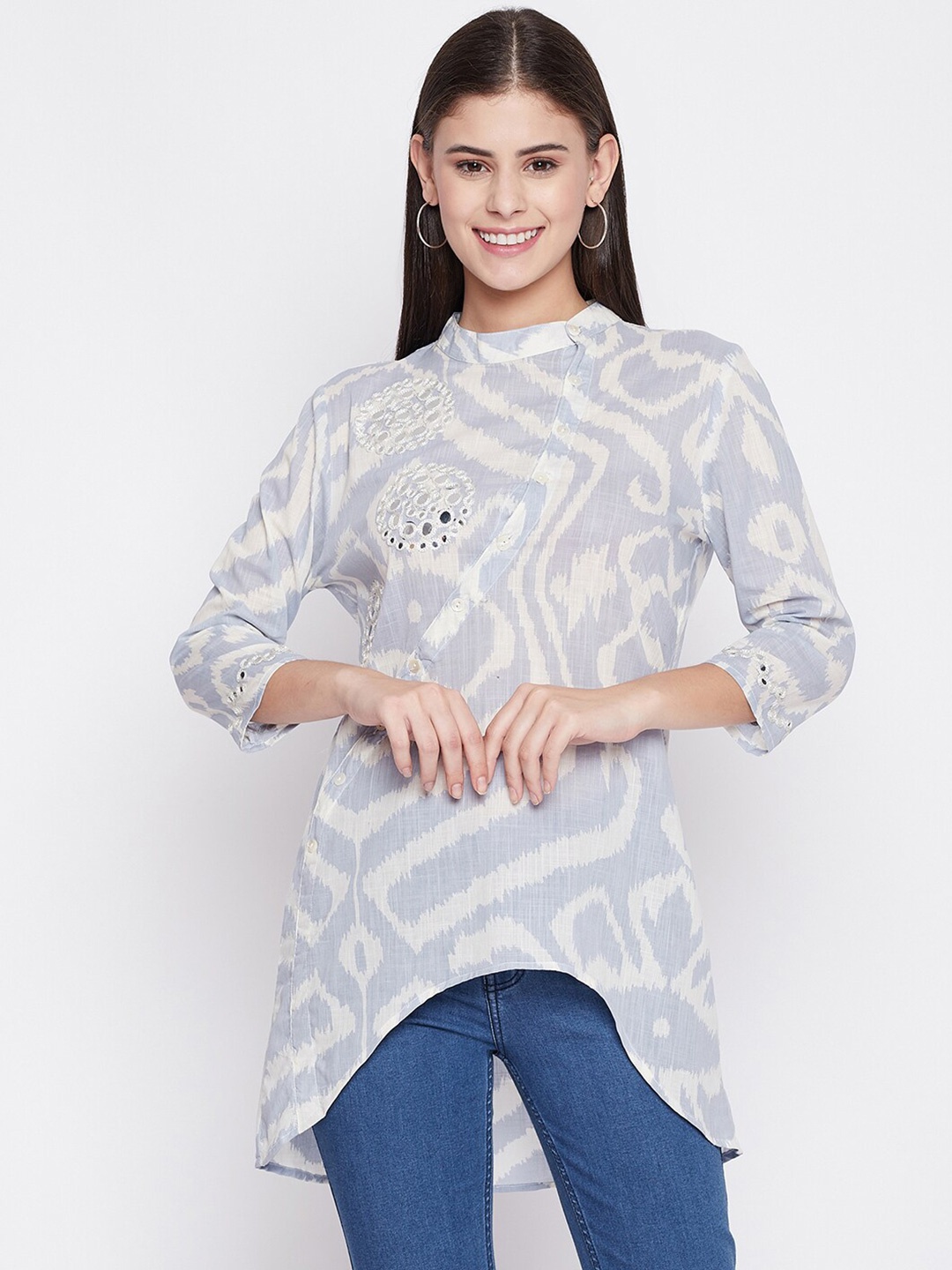 

Ruhaans Blue & White Mandarin Collar Printed Tunic