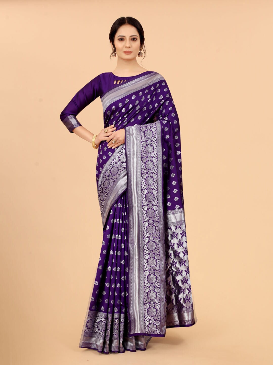 

SATYAM WEAVES Purple & Silver-Toned Ethnic Motifs Zari Silk Cotton Banarasi Saree