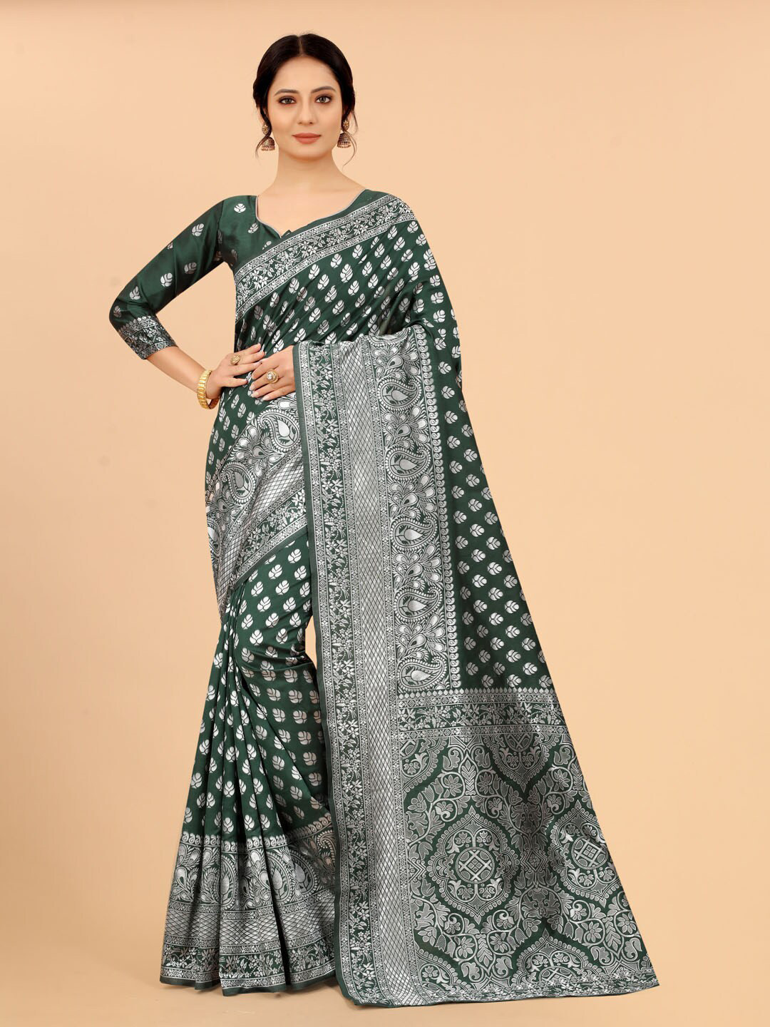 

SATYAM WEAVES Green & Silver-Toned Woven Design Zari Silk Cotton Saree