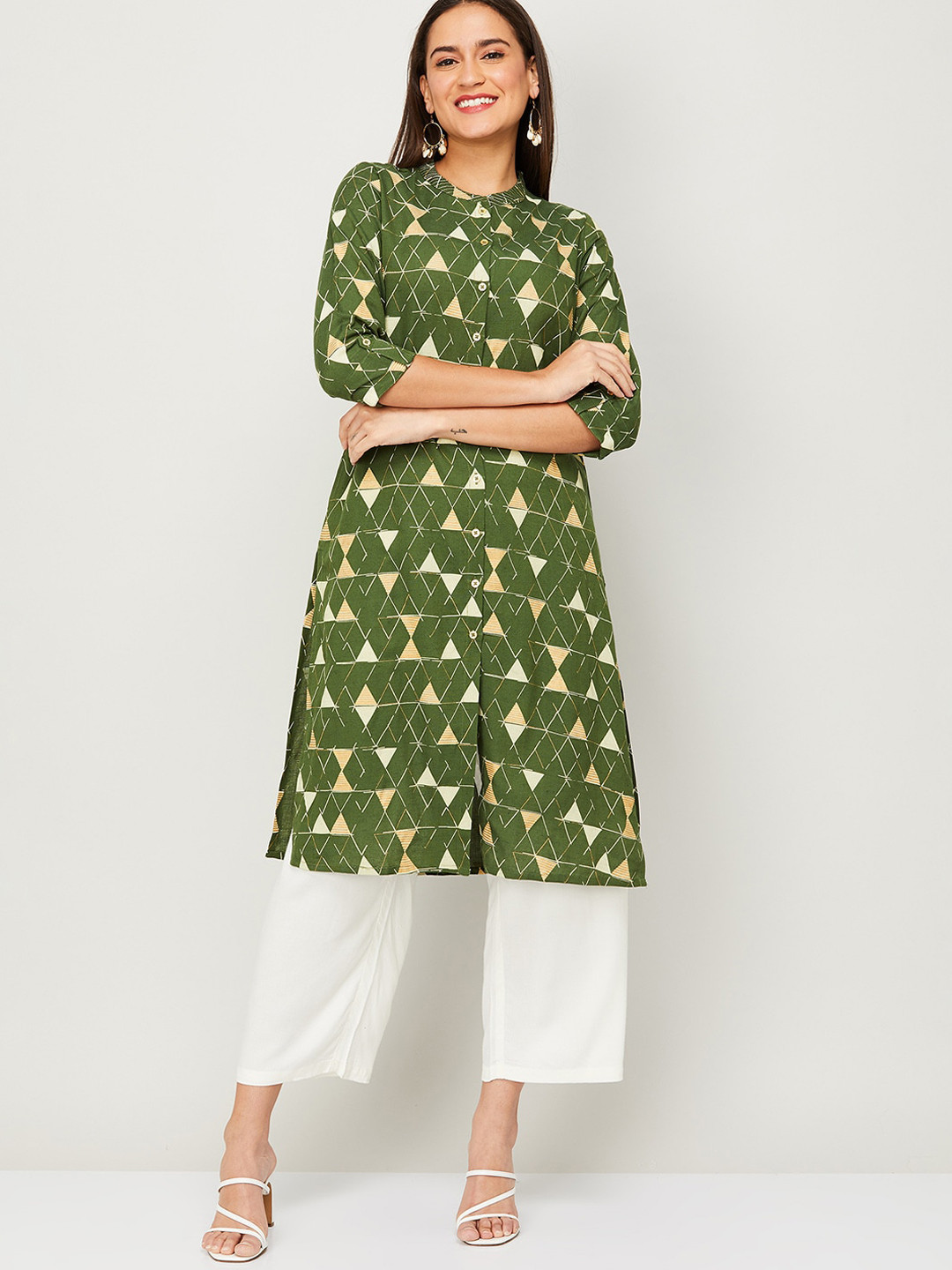 

Melange by Lifestyle Women Green Geometric Printed Mandarin Collar Kurta