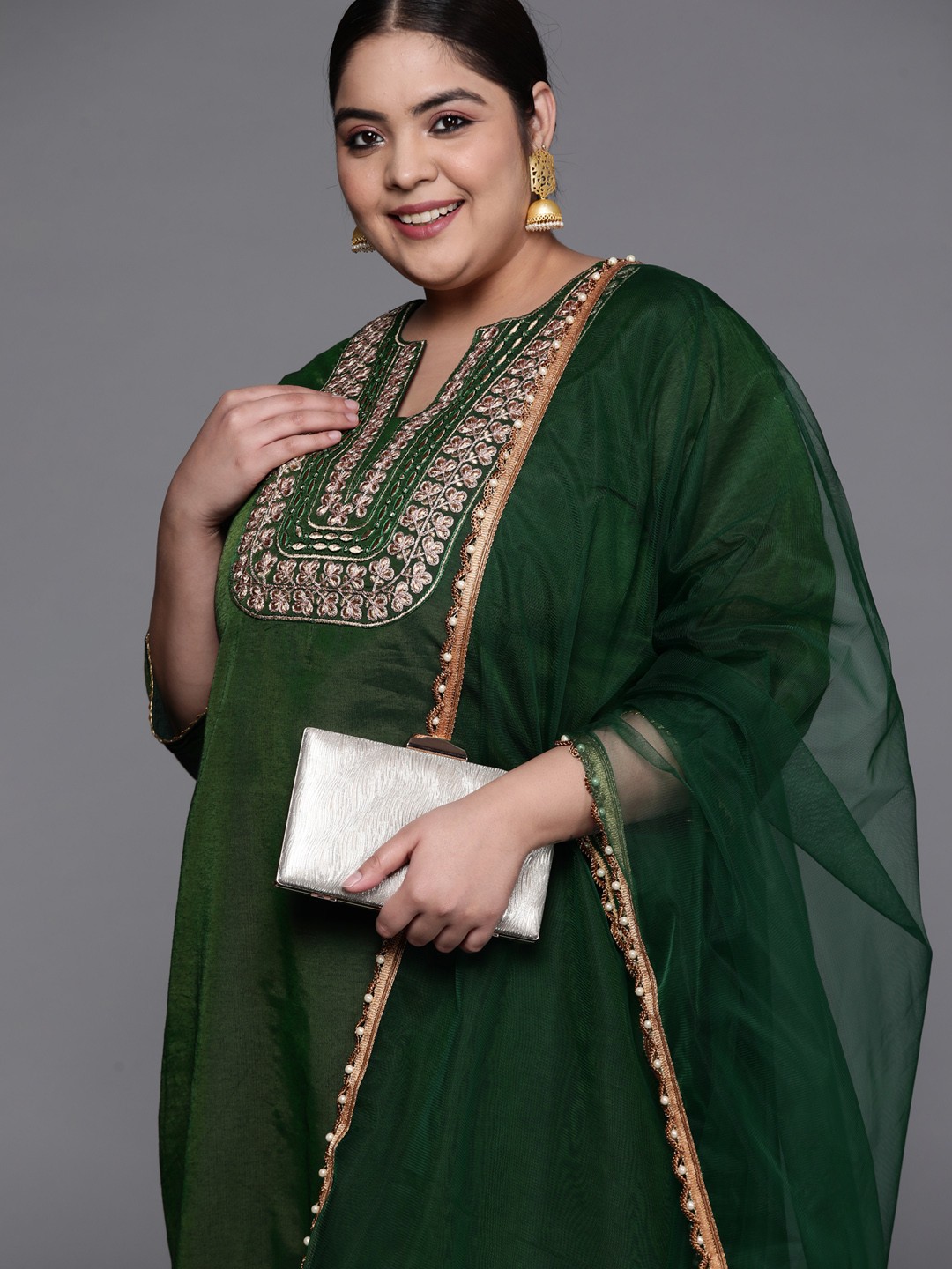 

INDDUS PLUS Women Green Yoke Design Chanderi Cotton Kurta with Trousers & With Dupatta