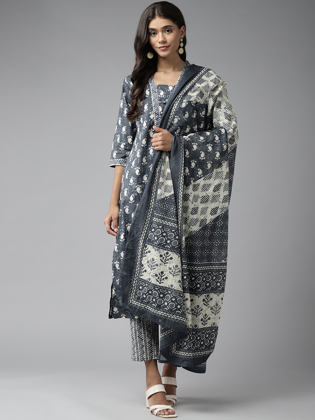 

Ginni Arora Label Women Grey Ethnic Motifs Printed Pure Cotton Kurta with Trousers & With Dupatta