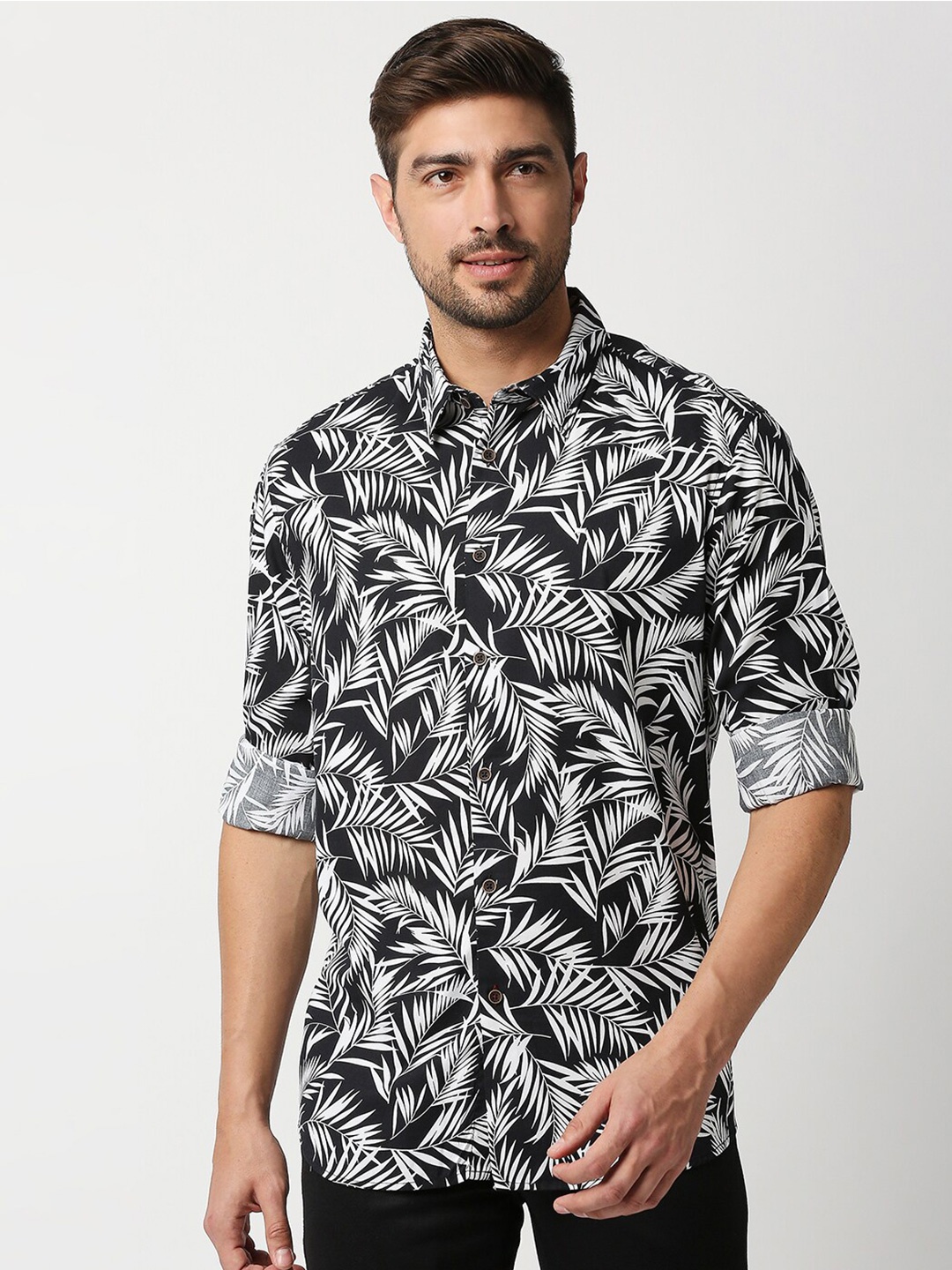 

Basics Men Black Slim Fit Floral Printed Cotton Casual Shirt
