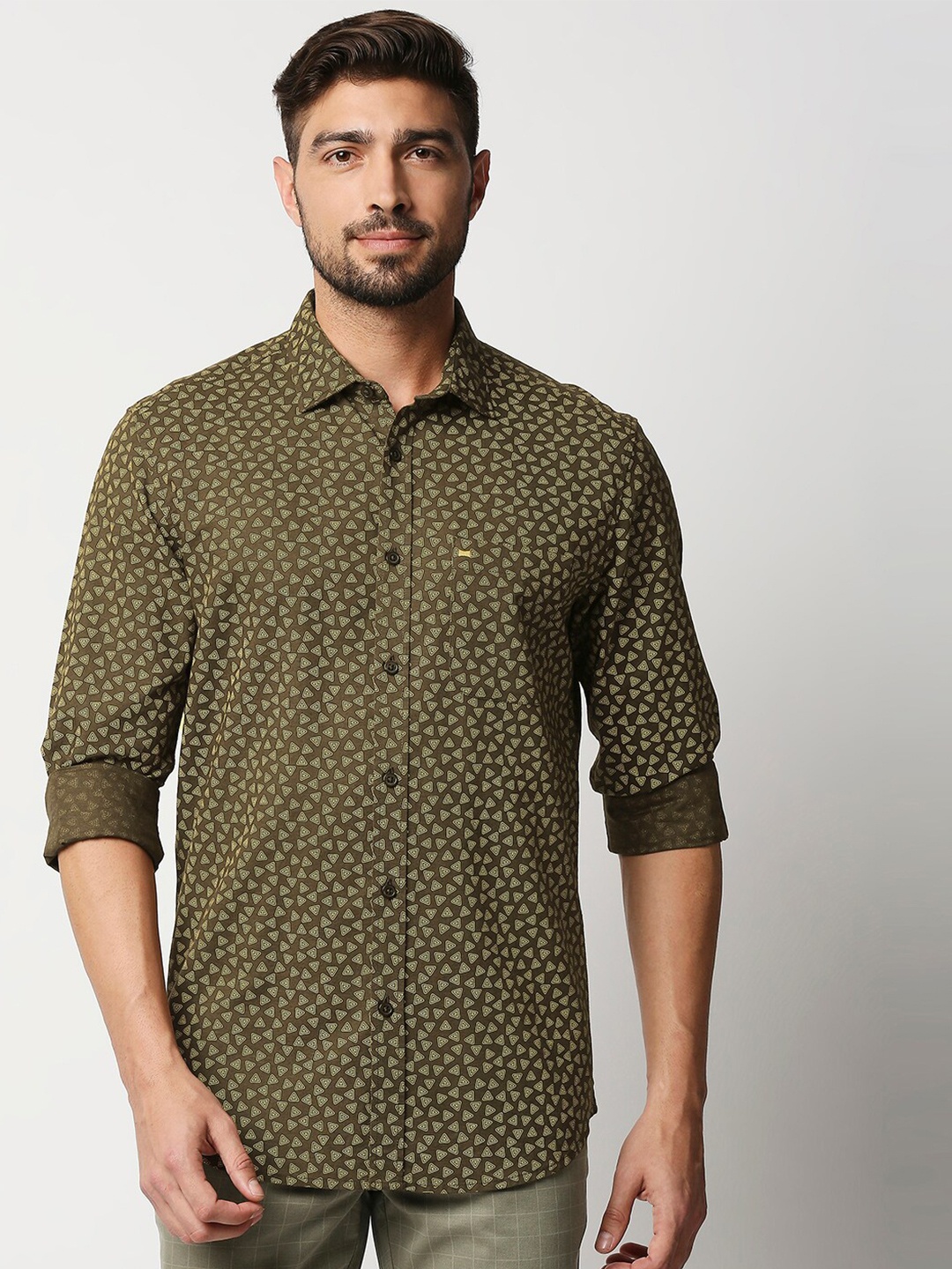 

Basics Men Brown Slim Fit Printed Casual Shirt