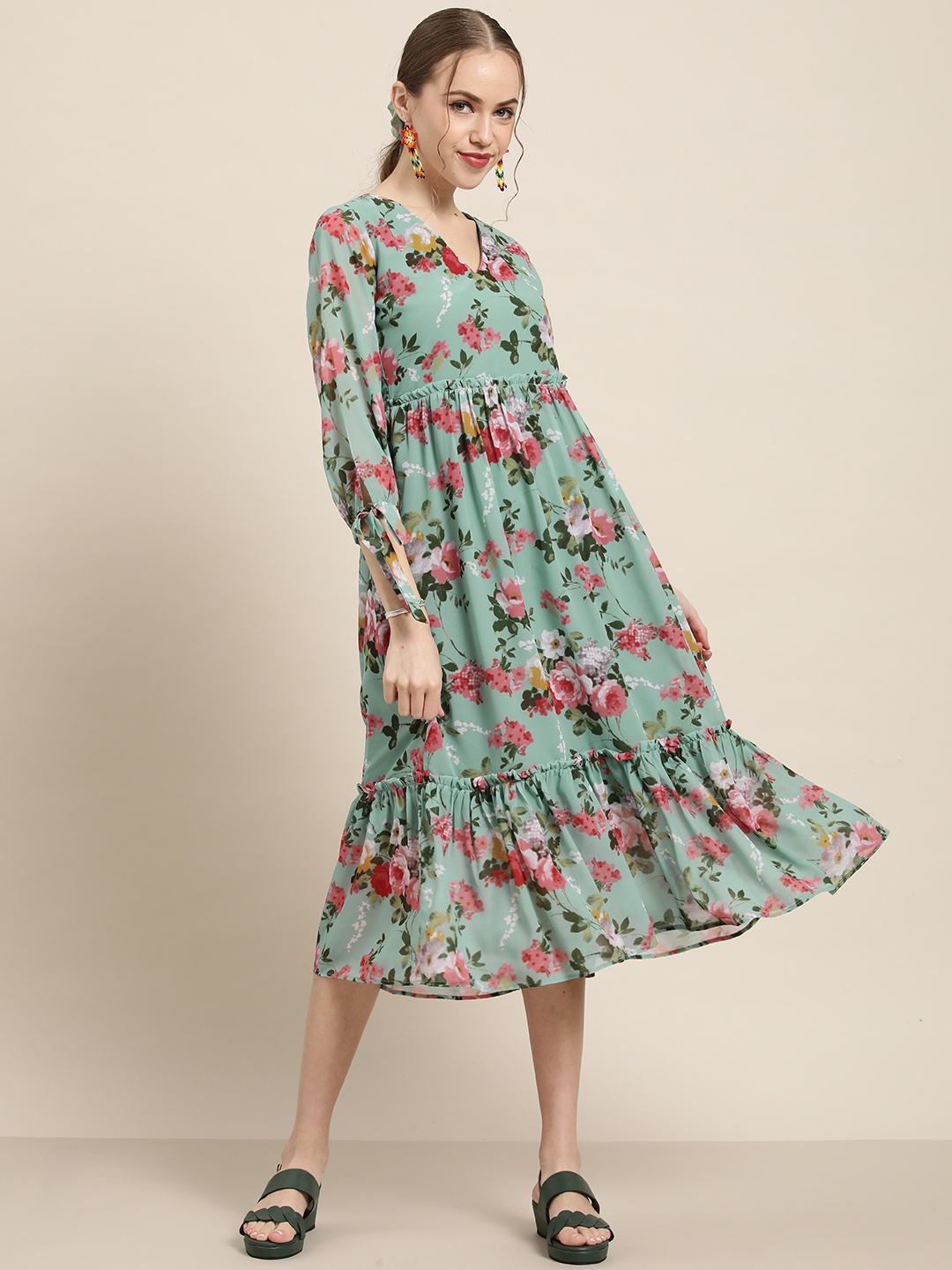 

Sangria Women Green & Pink Floral Printed Georgette A-Line Midi Dress