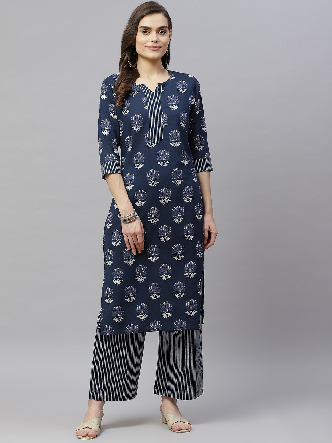

MIRAVAN Women Navy Blue Ethnic Motifs Printed Pure Cotton Kurta with Palazzos