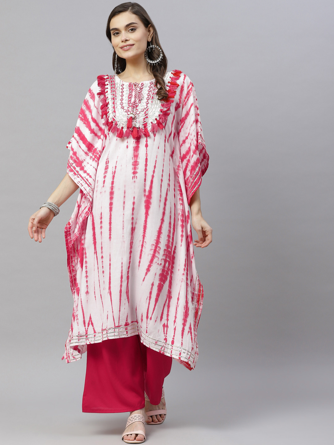 

MIRAVAN Women Pink & White Dyed Mirror Work Kaftan Kurta