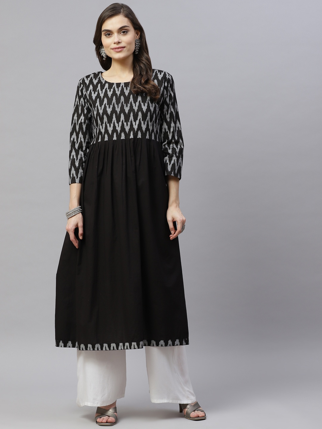 

MIRAVAN Women Black & White Yoke Design Cotton Anarkali Kurta