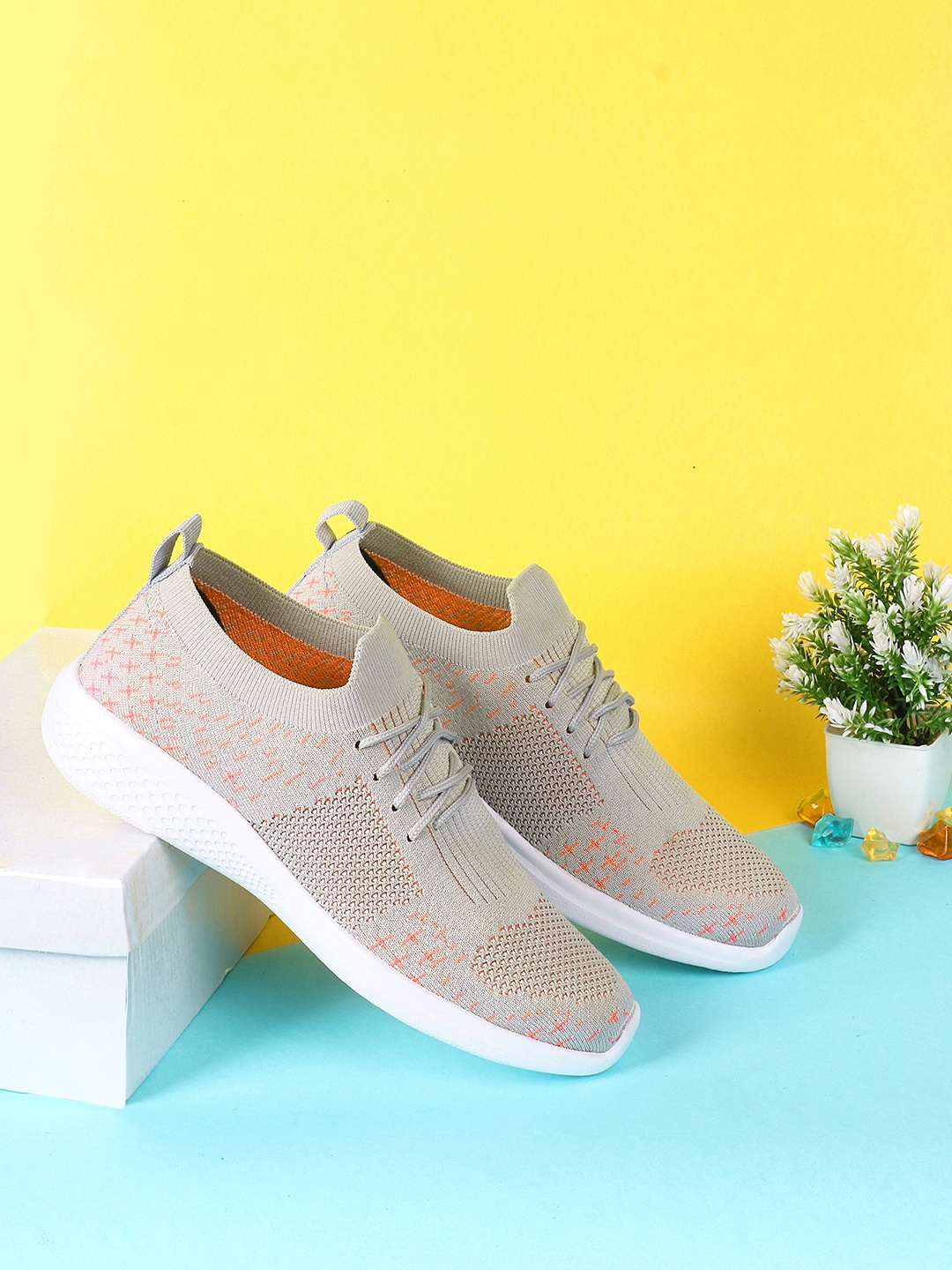 

M7 by Metronaut Women Taupe Woven Design Sneakers