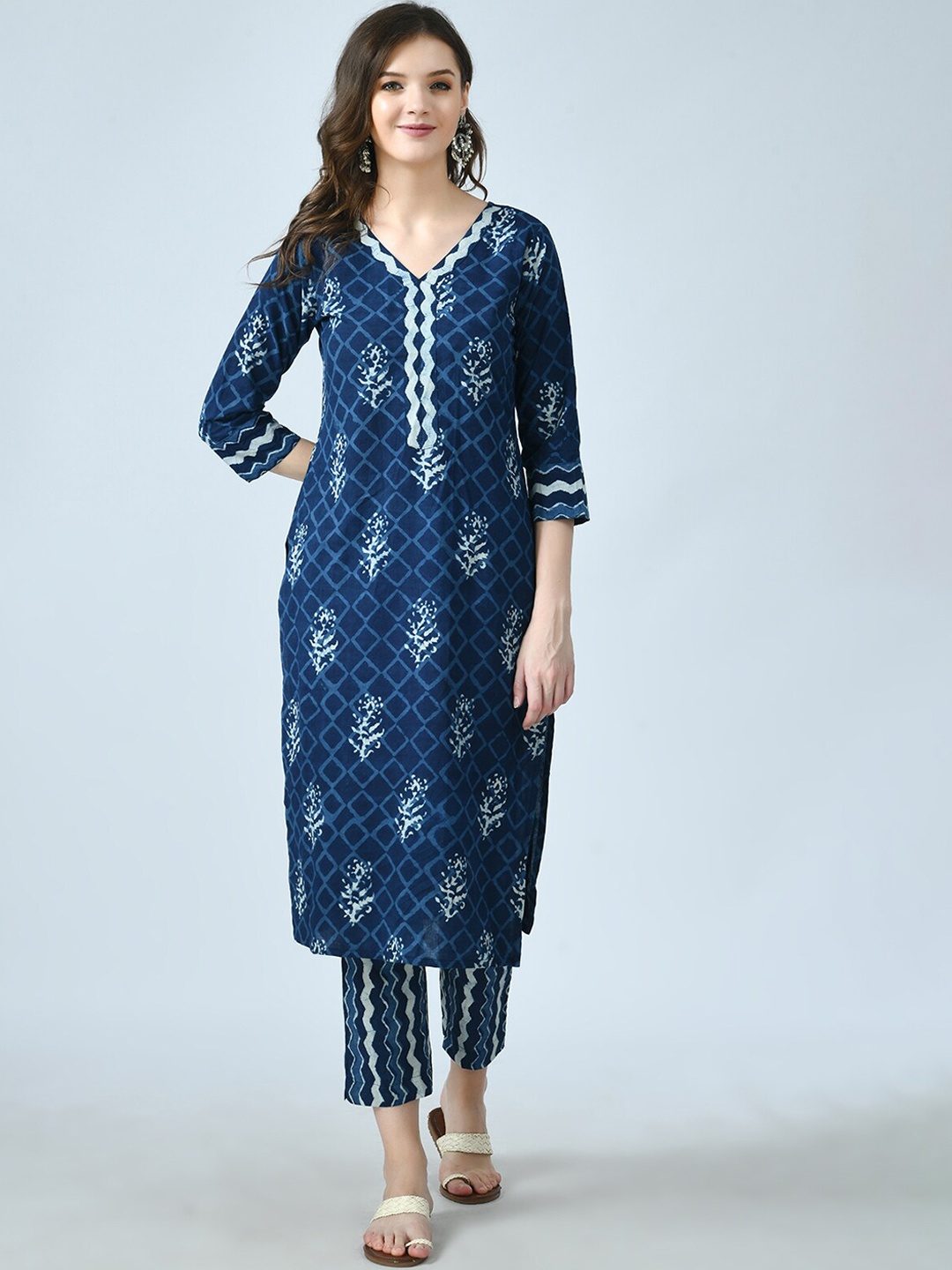 

KALINI Women Blue & White Ethnic Motifs Printed Kurta with Trousers