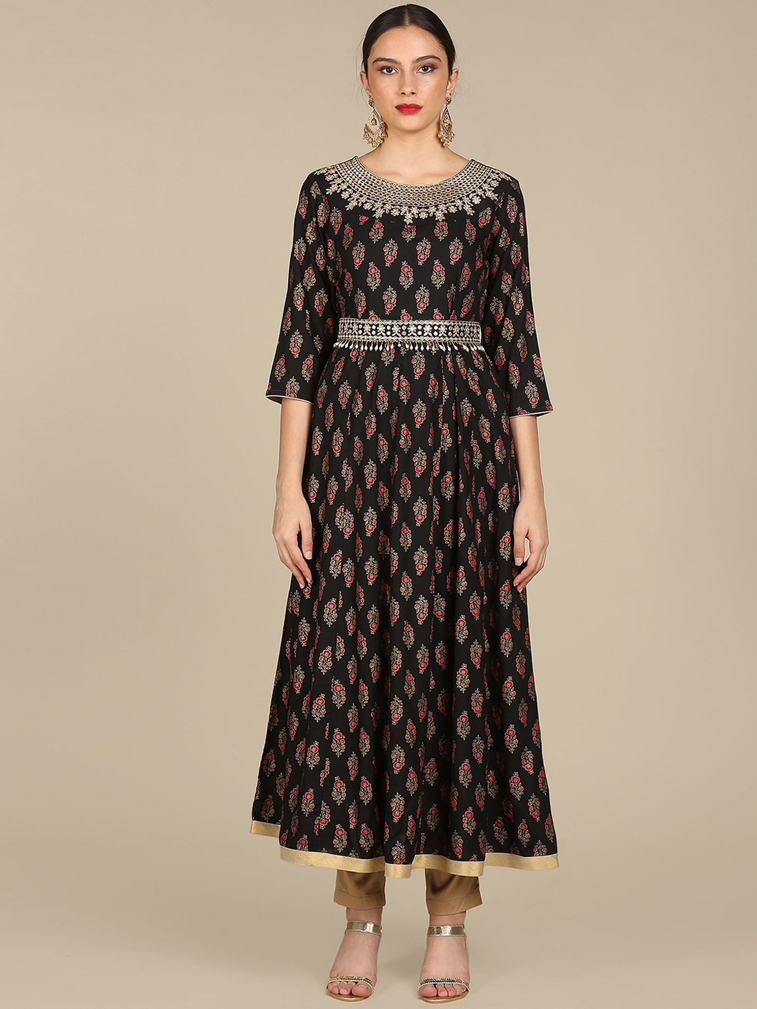 

Anahi Women Black Ethnic Motifs Printed Mirror Work Kurta