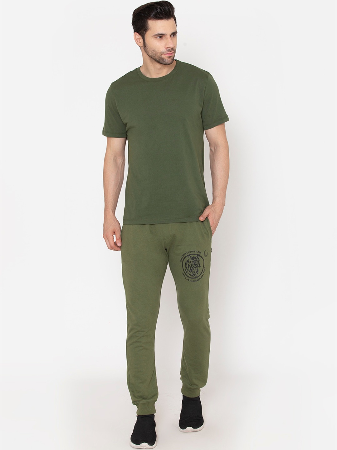 

FLAWLESS Men Olive Green Solid Co-ords