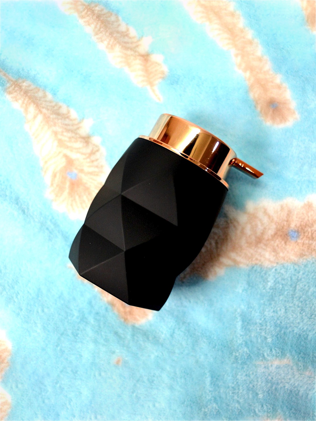 

Tranquil square Black And Bronze-Colored Matte Finish Pentagon Shaped Soap Dispenser