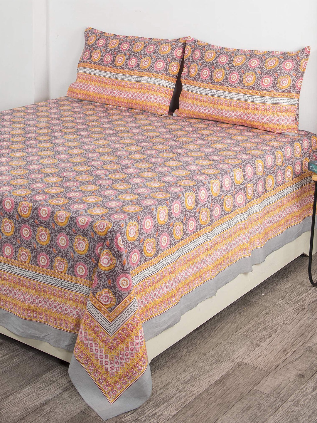 

HANDICRAFT PALACE Grey & Pink Floral 300 TC Queen Bedsheet with 2 Pillow Covers