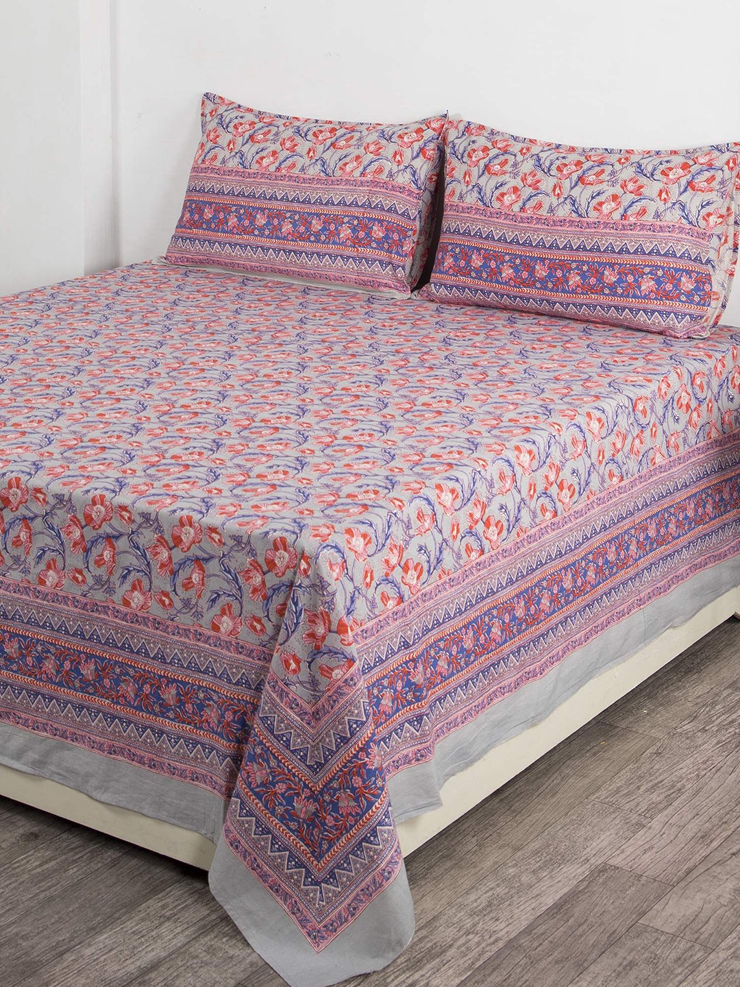 

HANDICRAFT PALACE Grey & Red Ethnic Motifs 300 TC Queen Bedsheet with 2 Pillow Covers