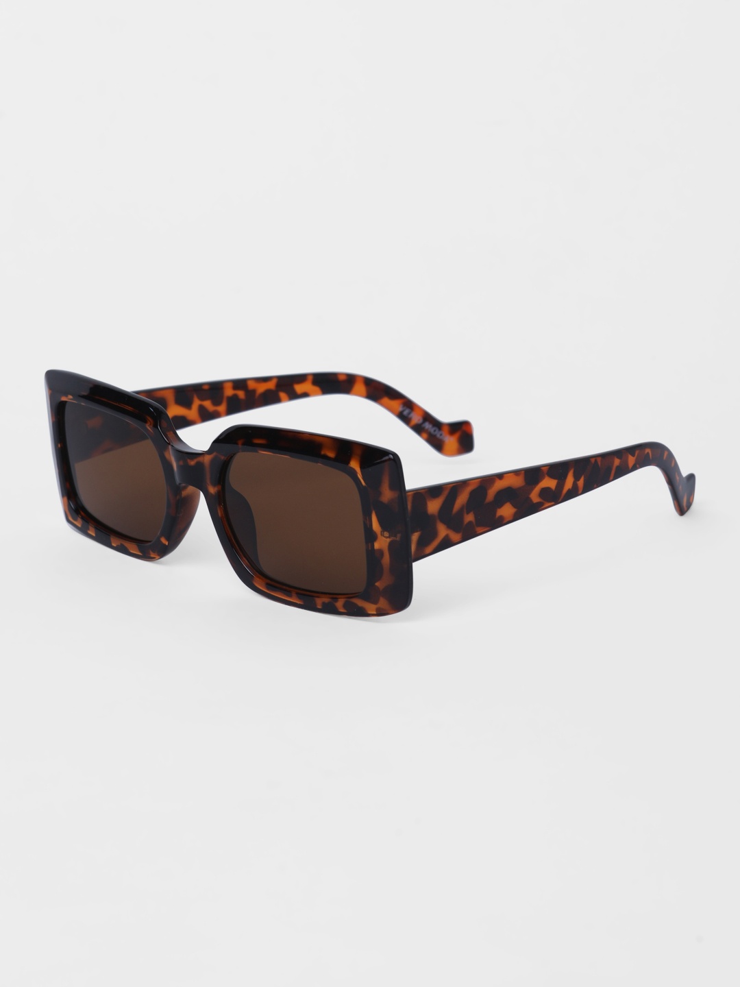 

Vero Moda Women Brown Lens & Black Square Sunglasses 1538901001