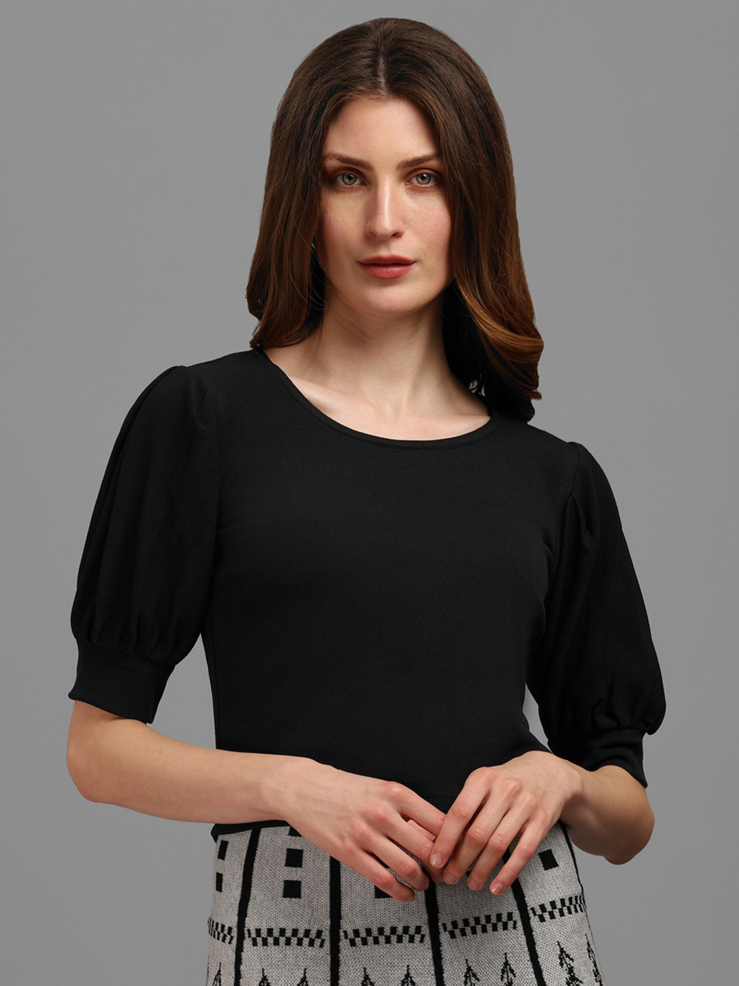 

PURVAJA Black Solid Crop Top