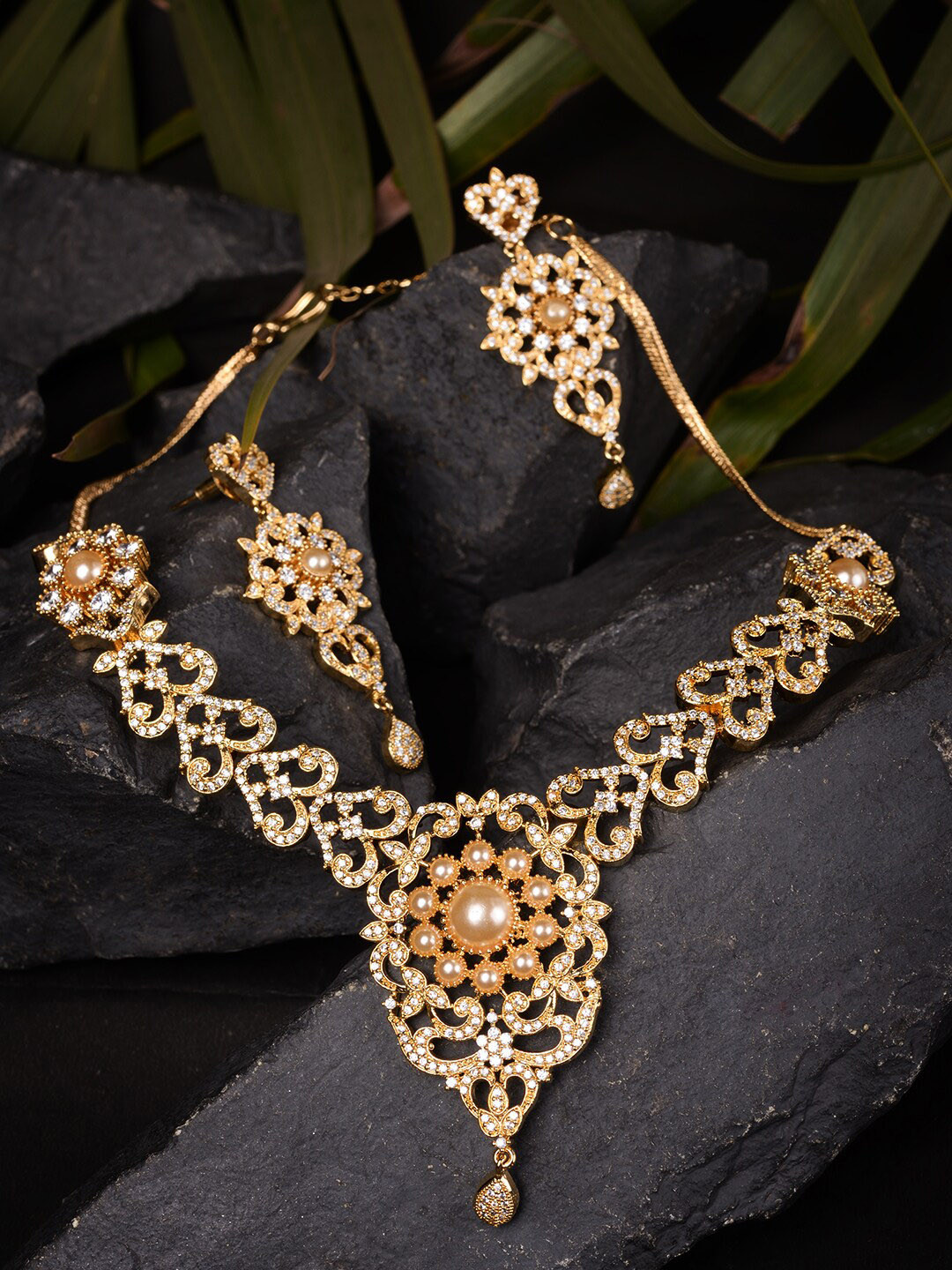 

Saraf RS Jewellery Gold-Plated AD-Studded & Pearl Beaded Jewellery Set