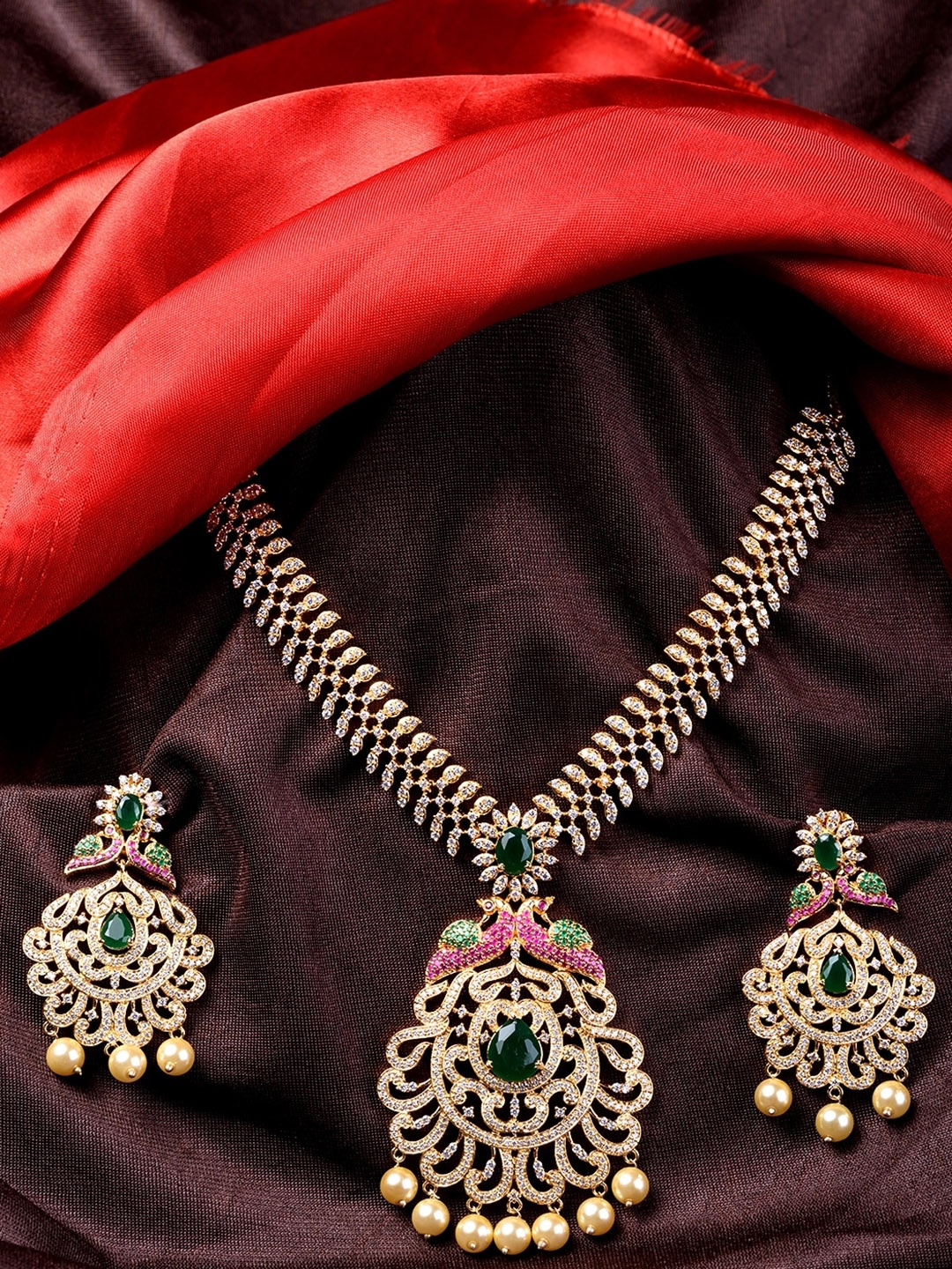 

Saraf RS Jewellery Women Green & Pink Gold-Plated Jewellery Set
