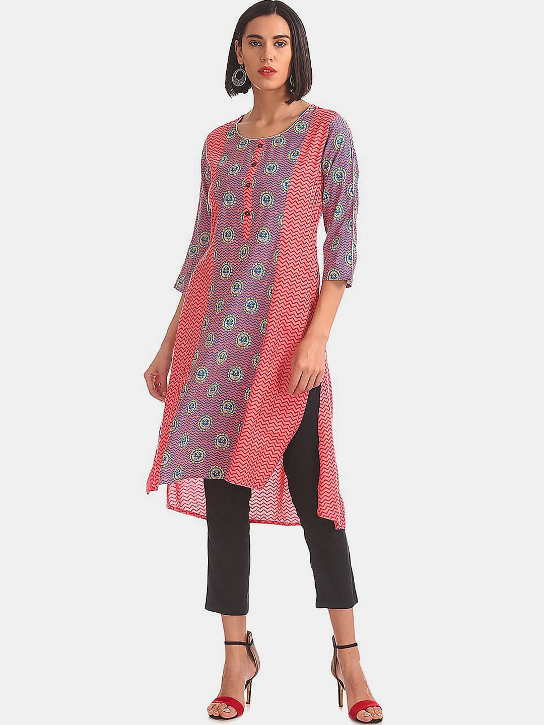 

Karigari Women Coral & Blue Quirky Printed Kurta