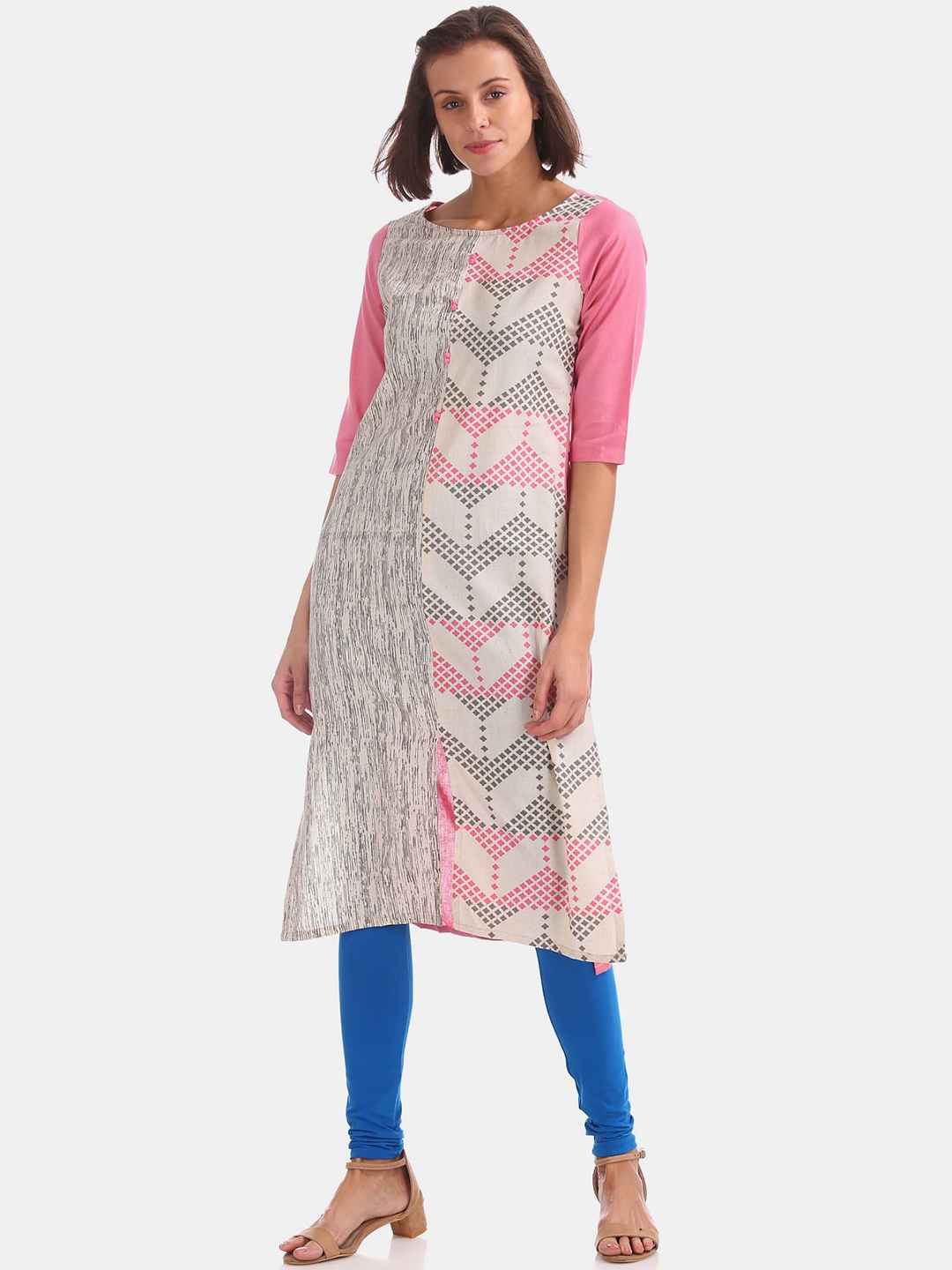 

Karigari Women Pink Printed Round Neck Three Quarter Sleeve Kurta