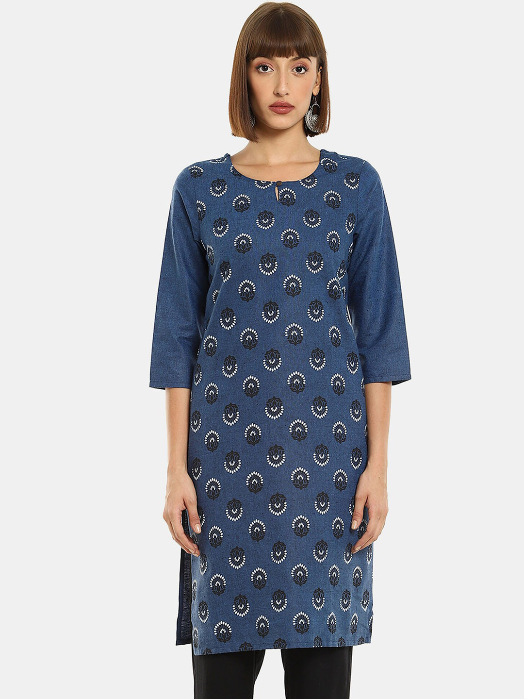 

Karigari Women Blue Geometric Printed Three Quarter Sleeves Round Sleeve Kurta