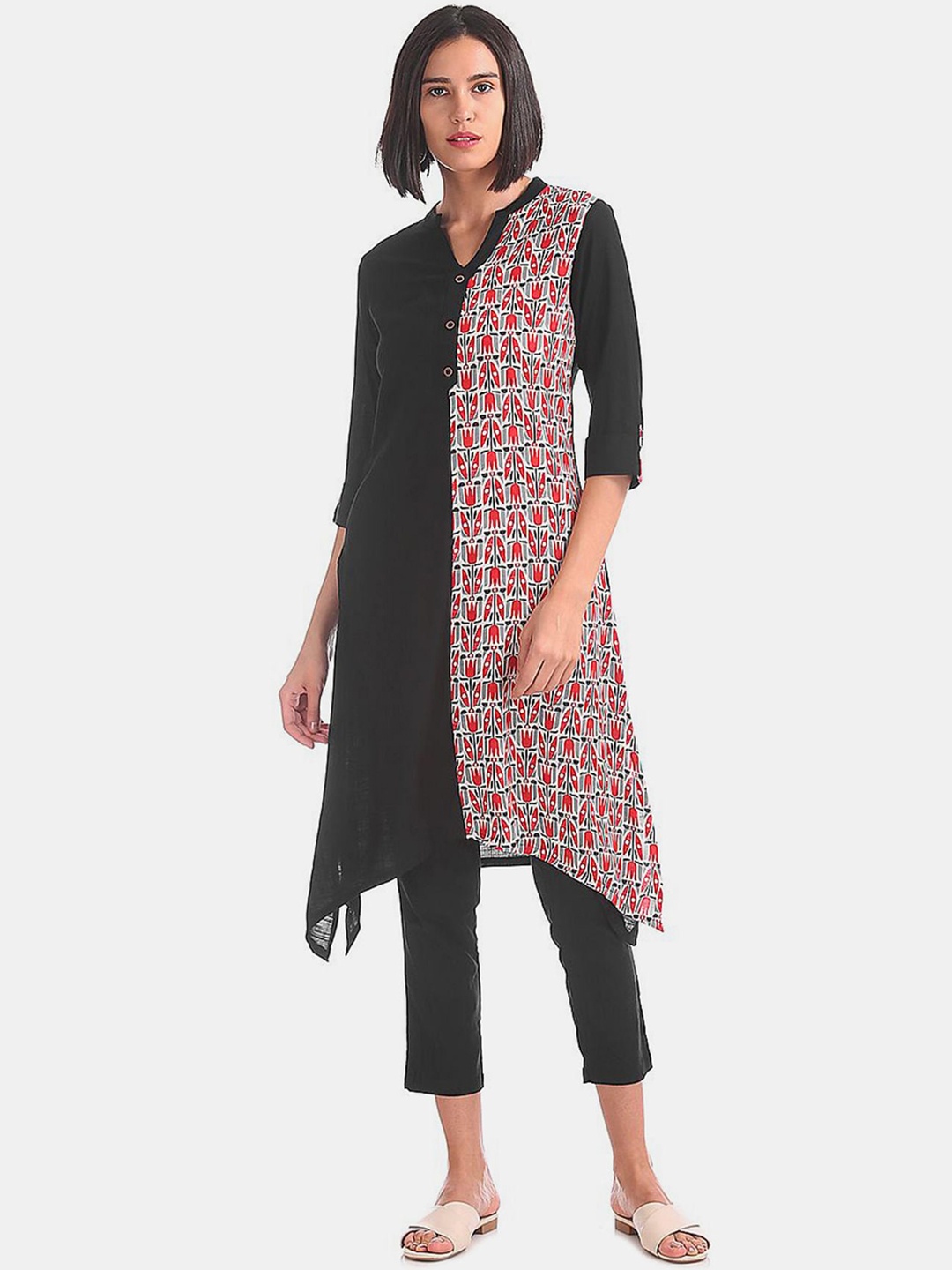 

Karigari Women Black Printed Mandarin Collar Three Quarter Sleeve panelled Work Kurta