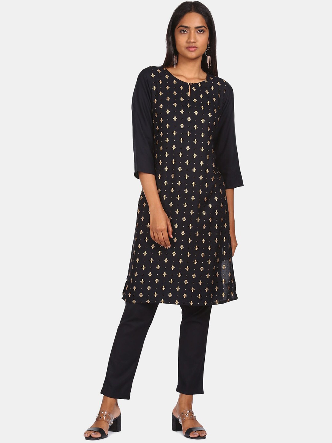 

Karigari Women Black Ethnic Motifs Printed Three Quarter Sleeves Kurta