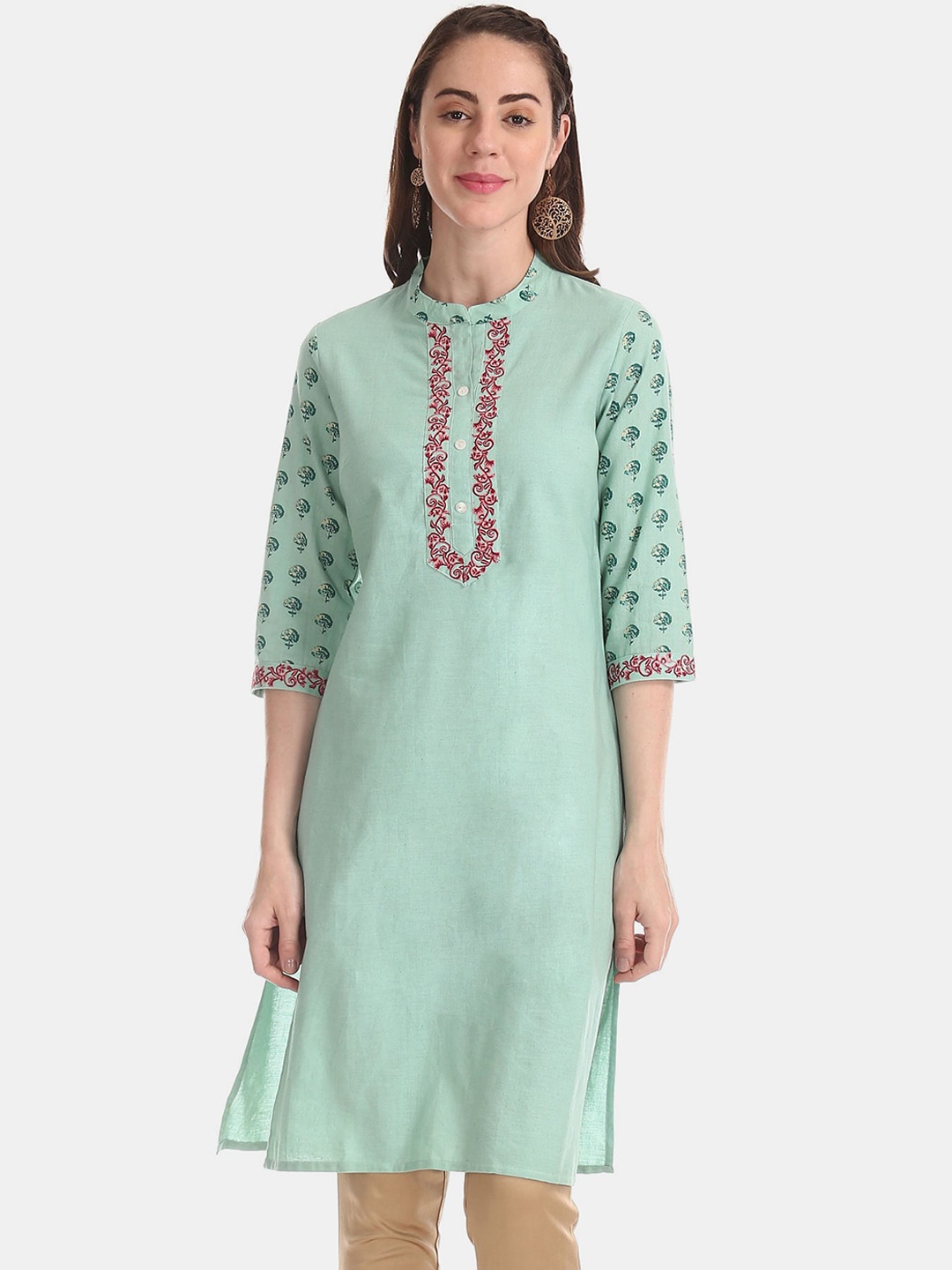 

Karigari Women Green Mandarin Collar Embroidered Kurta