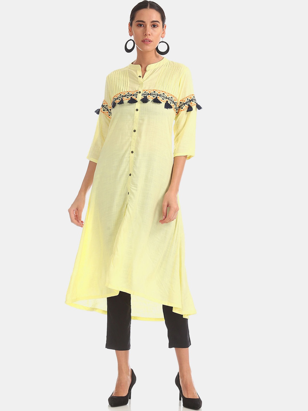 

Karigari Women Yellow Striped Thread Work Kurta