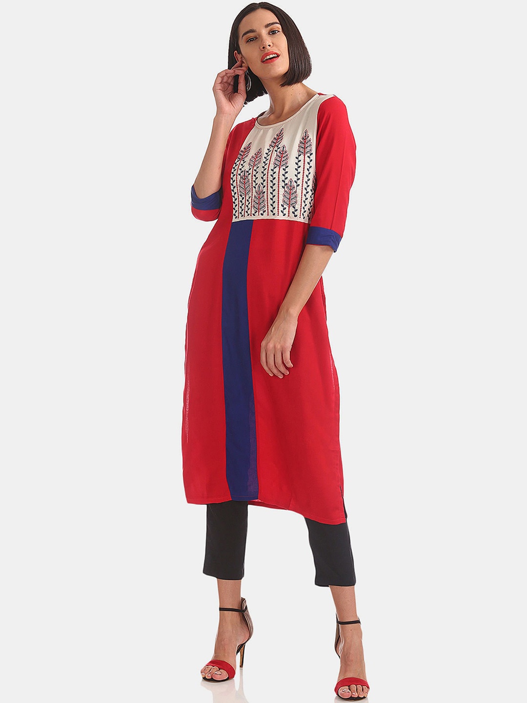 

Karigari Women Red colourblocked Panelled Embroidered Kurta