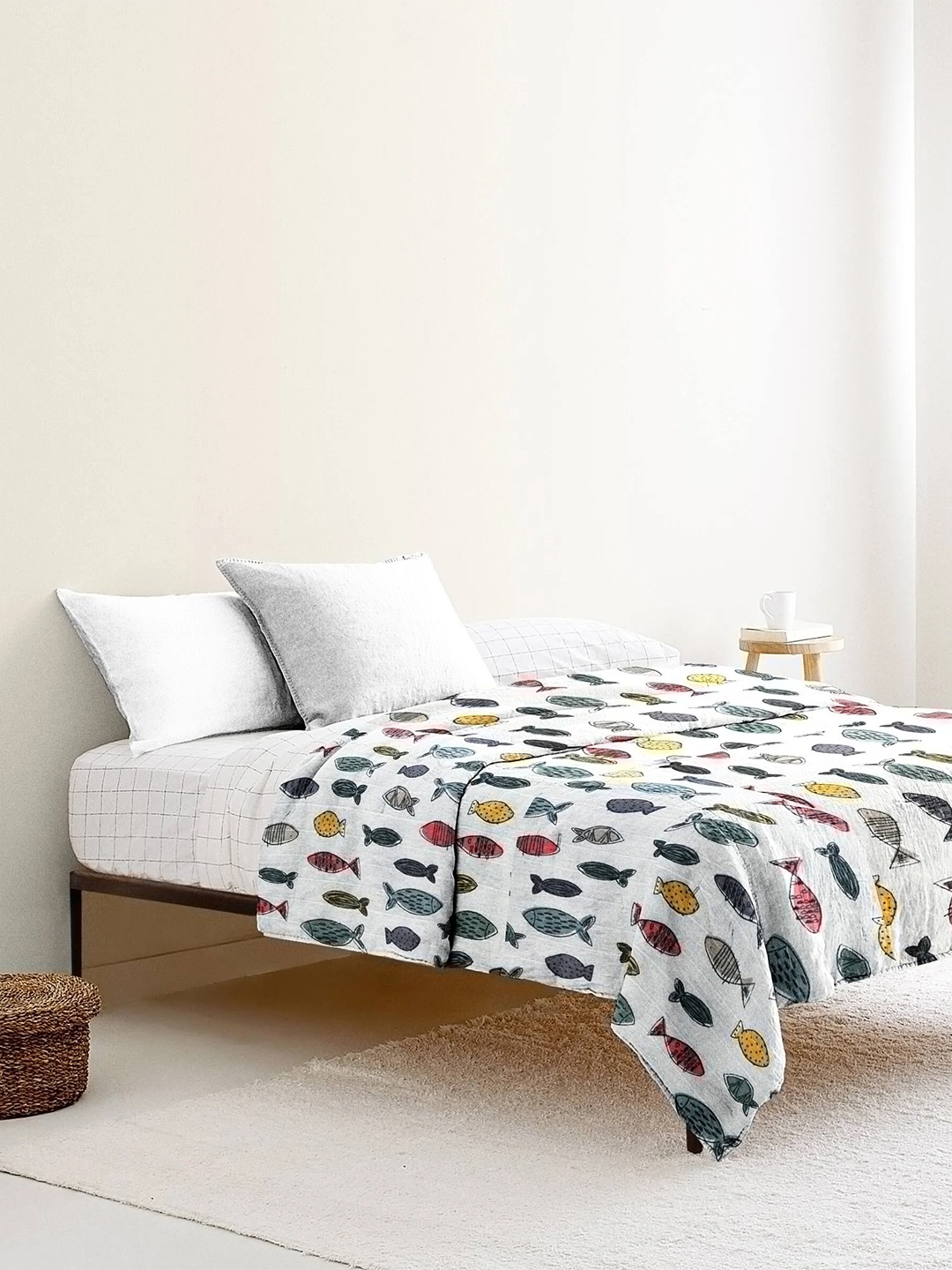 

THE BABY ATELIER White & Red AC Room 350 GSM Double Bed Blanket