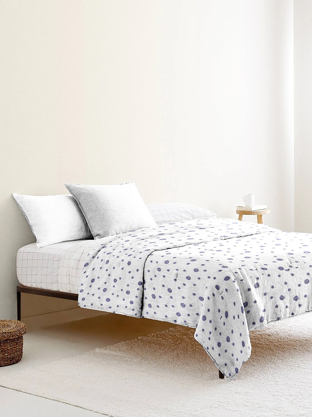 

THE BABY ATELIER White & Grey Geometric AC Room 350 GSM Double Bed Blanket