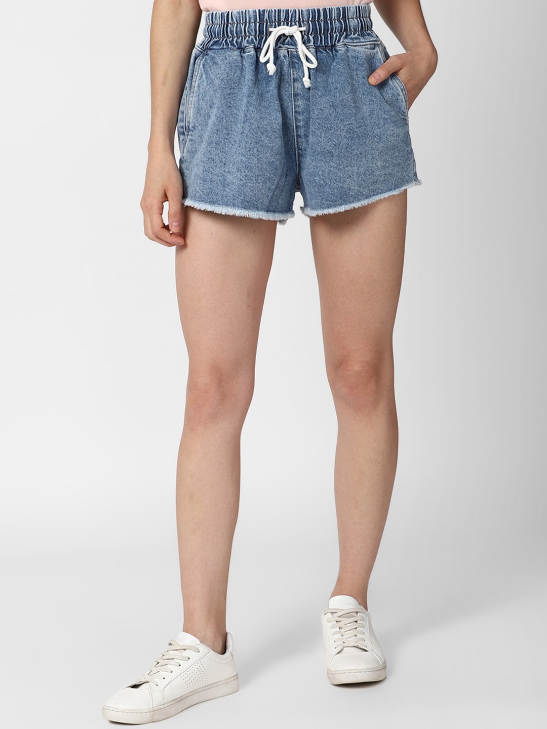 

FOREVER 21 Women Blue Solid Mid Rise Denim Shorts