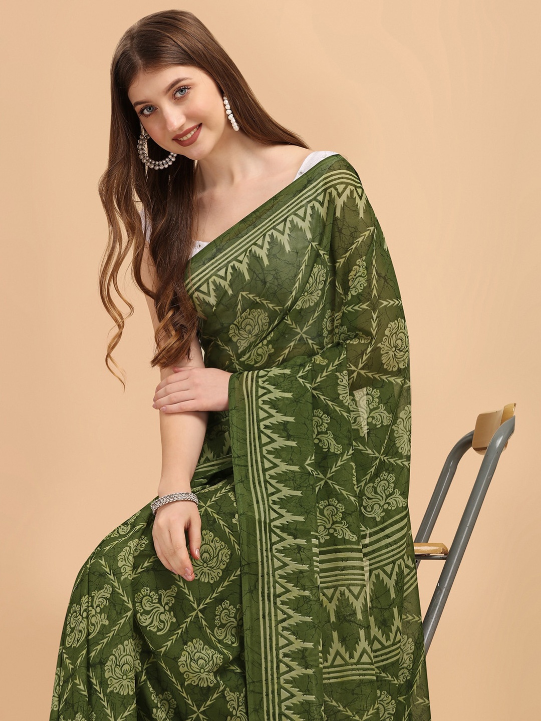 

Sangria Green Floral Georgette Saree