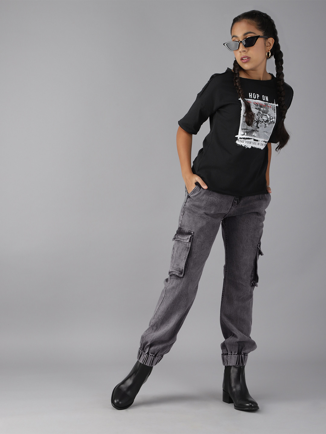 

UTH by Roadster Teen Girls Grey Heavy Fade Stretchable Joggers