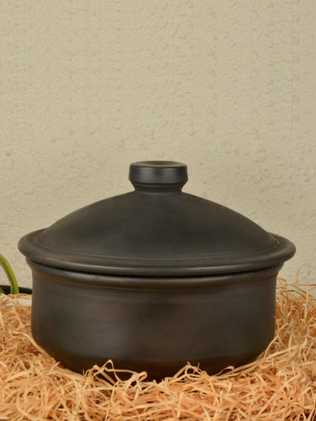 

StyleMyWay Black Handcrafted Earthenware Clay Donga (Pot) with Lid