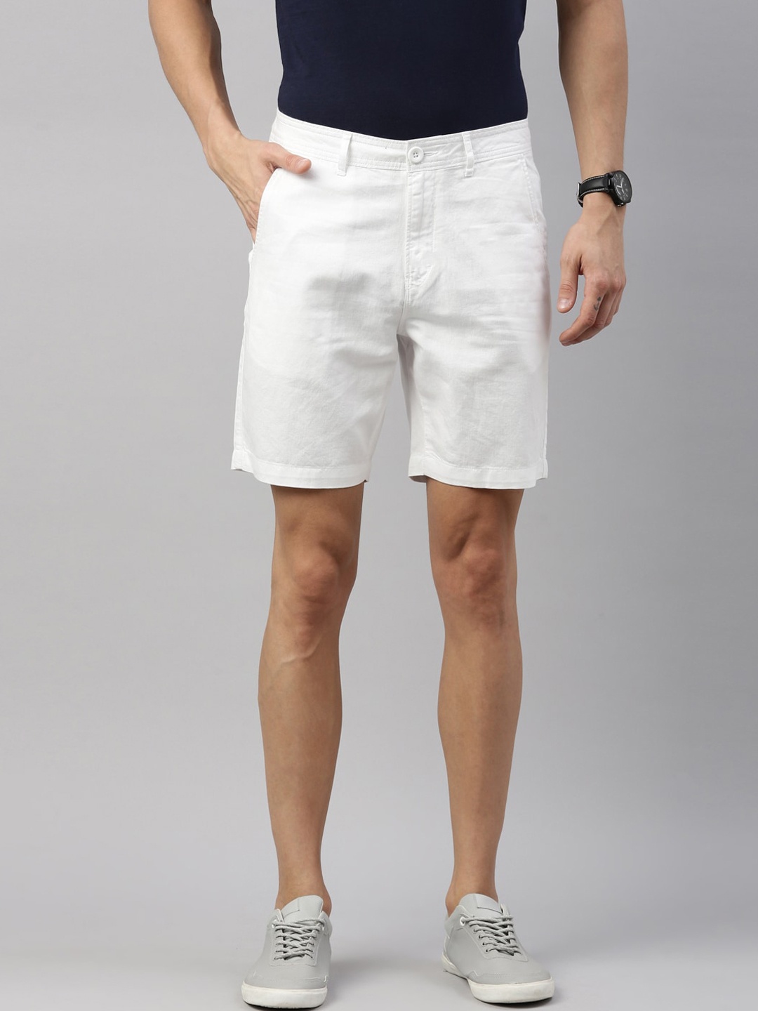 

Breakbounce Men White Mid rise above knee length Shorts