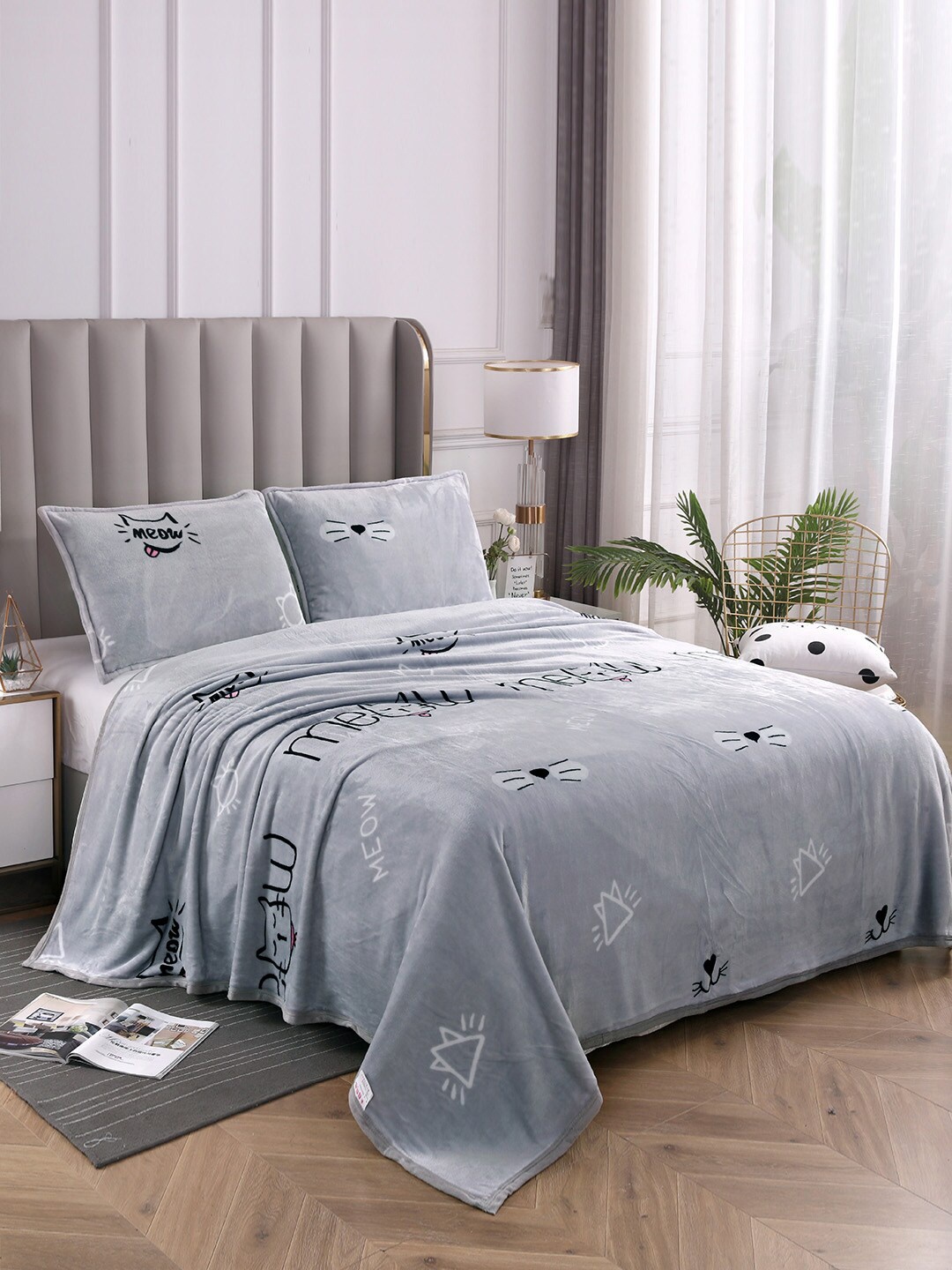 

JC HOME Grey & White Printed Summer 300 GSM Double Bed Blanket