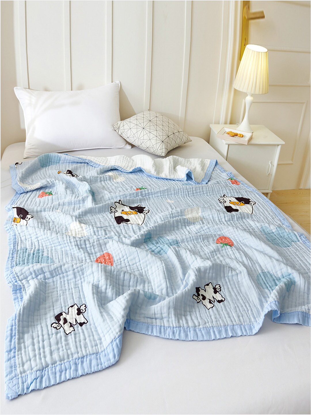 

JC HOME Blue & White Summer 300 GSM Single Bed Quilt