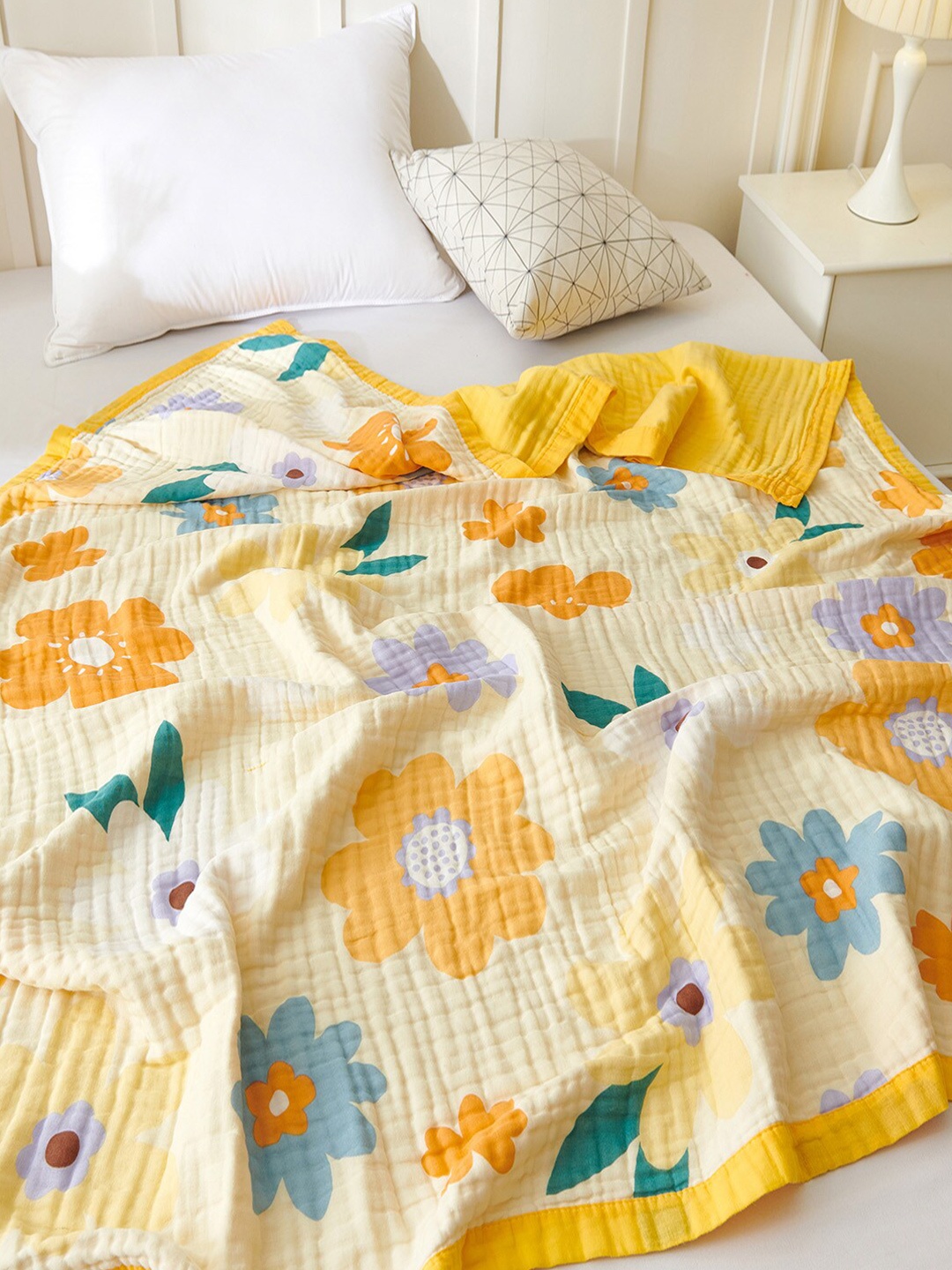 

JC HOME Yellow Green Floral Summer 300 GSM Single Bed Quilt