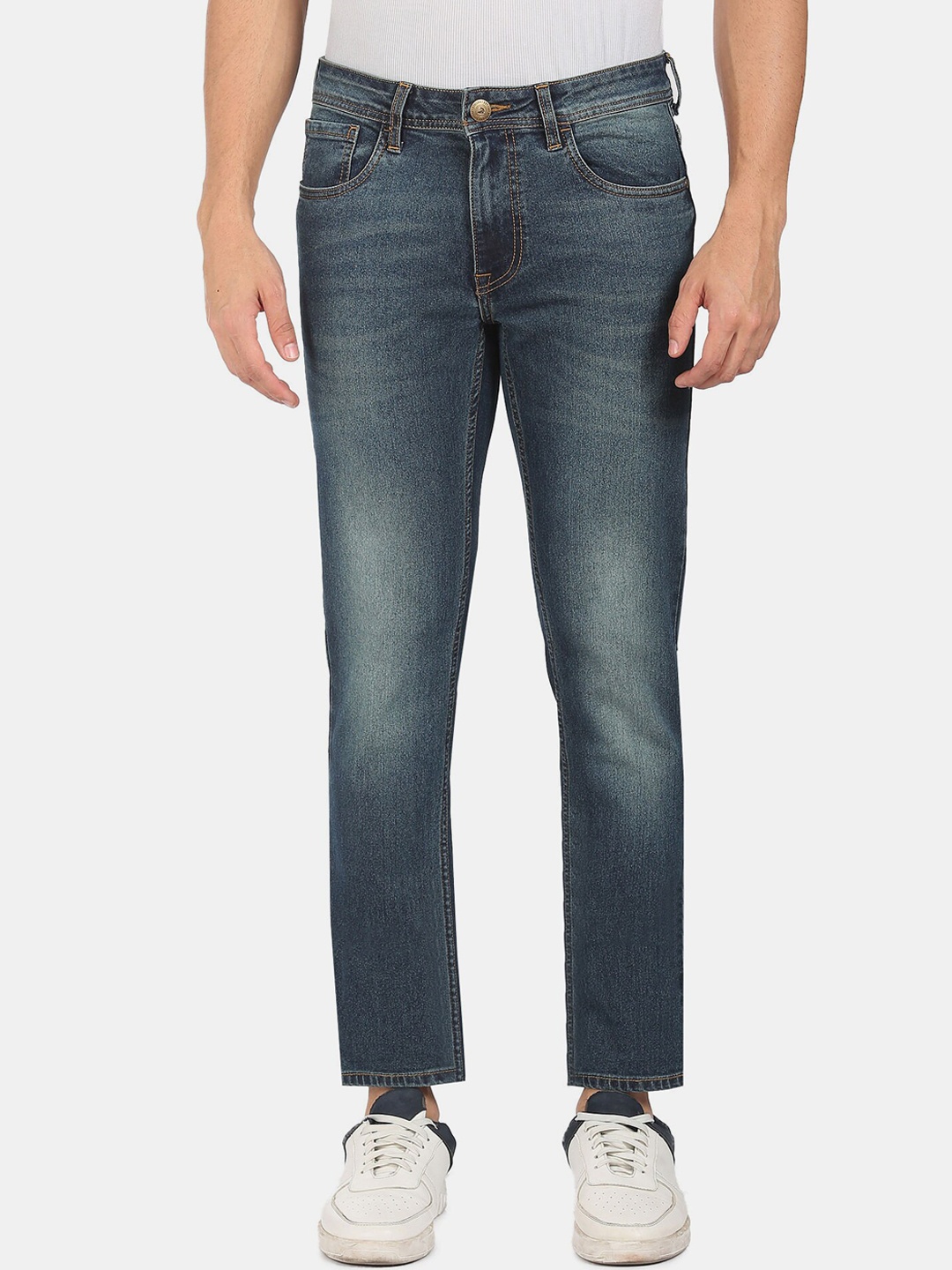 

Ruggers Men Blue Light Fade Jeans