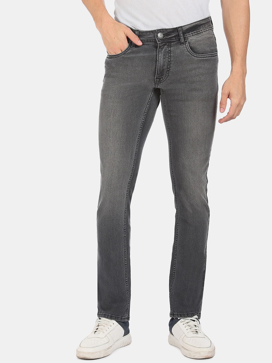 

Ruggers Men Grey Light Fade Jeans